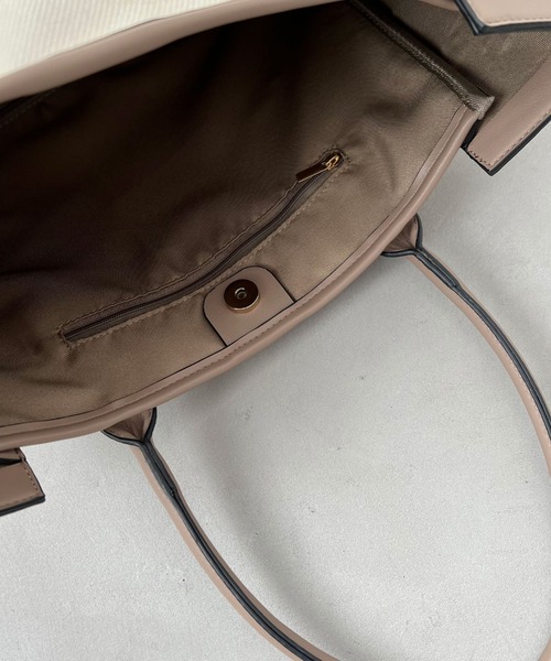 Doux archives（ドゥアルシーヴ）の「フェイクレザーｘキャンバストートバッグ（トートバッグ・レディース・ブラック/グレイッシュベージュ・FREE）」の10枚目の写真