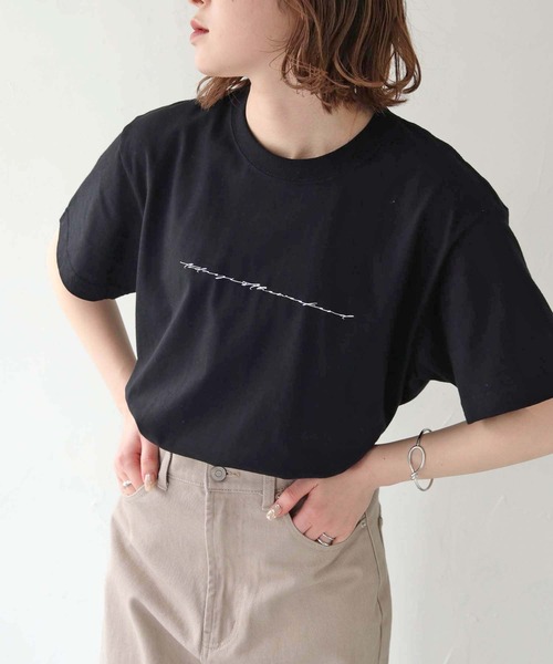 HER CLOSET（ハークローゼット）の「【shemoshelly】WEB限定ロゴプリントTシャツ（Tシャツ/カットソー・レディース・ブラック/ホワイト・S/M/L）」の4枚目の写真