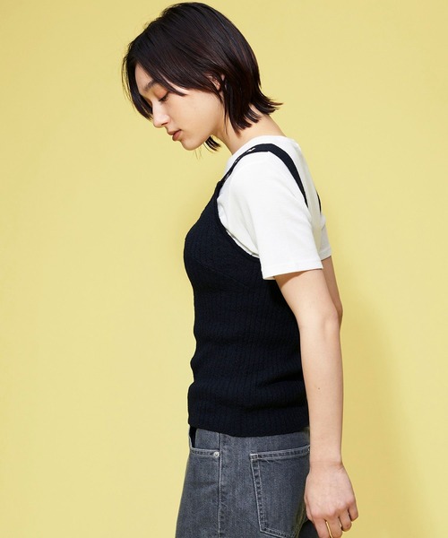 FOREVER 21(フォーエバー トゥエンティーワン)の「【POP】フラワー刺繍ニットタンク(その他トップス・レディース・ラベンダー/ブラック・FREE)」の4枚目の写真