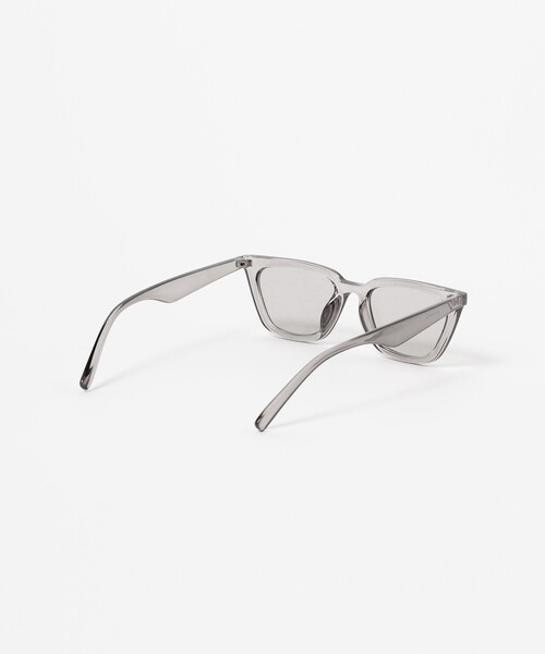 Ray BEAMS（レイビームス）の「noeyedia / サングラス "NE-445"（サングラス・レディース・ブラック/ライトグレー/ブラウン・ONE SIZE）」の5枚目の写真