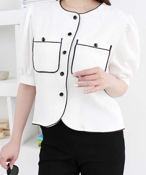 MODE ROBE（モードローブ）の「パイピングポケットデザイントップス（シャツ/ブラウス・レディース・ホワイト/ブラック・FREE）」の3枚目の写真