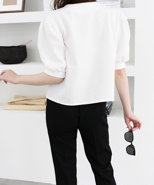 MODE ROBE（モードローブ）の「パイピングポケットデザイントップス（シャツ/ブラウス・レディース・ホワイト/ブラック・FREE）」の4枚目の写真