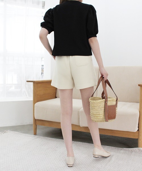 MODE ROBE（モードローブ）の「パイピングポケットデザイントップス（シャツ/ブラウス・レディース・ホワイト/ブラック・FREE）」の16枚目の写真