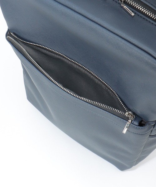 ikka(イッカ)の「レザータッチサフィアーノバックパック(バックパック/リュック・メンズ・ブラック/ダークネイビー/モカ・FREE)」の14枚目の写真