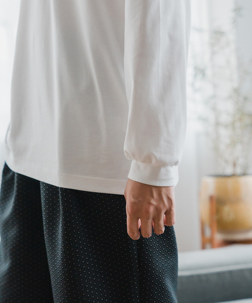 EDIFICE（エディフィス）の「アルビニスタ スムース ロングスリーブTシャツ（Tシャツ/カットソー・メンズ・ブラック/ホワイト/ブルー系その他・MEDIUM/LARGE）」の17枚目の写真