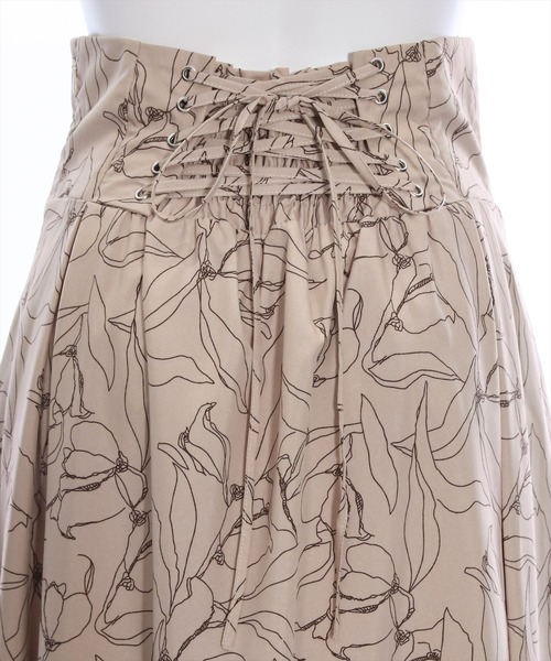 clear（クリア）の「バックスピンドル花柄フレアロングスカート （スカート・レディース・ベージュ/オフホワイト/ブルー・F）」の9枚目の写真