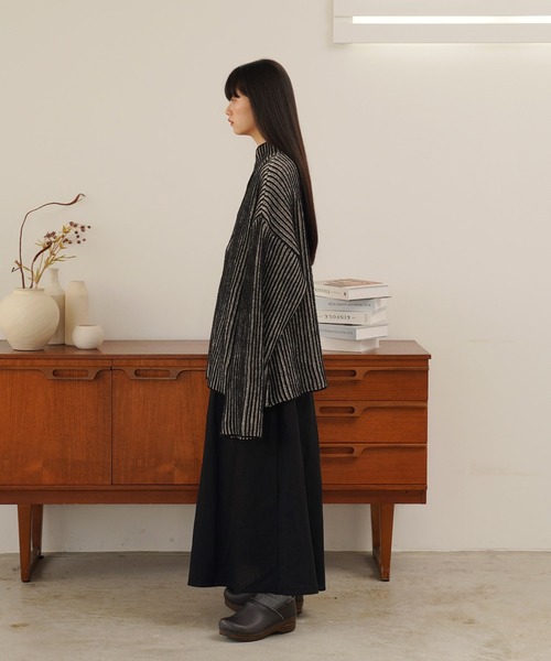 Aphlotus(アプロタス)の「モヘアタッチ バイカラーストライプ ハイネックハーフジップニット(ニット/セーター・メンズ・ブラック/ブラウン・MEDIUM/LARGE)」の11枚目の写真