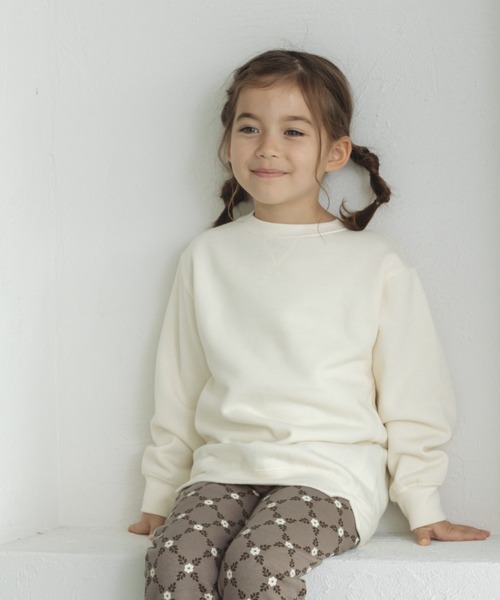 pairmanon(ペアマノン)の「【かぞくおそろい】アソート シンプル トレーナー(スウェット・キッズ・ライトパープル/ラベンダー/ピンク/ダークブルー/モカ/ベージュ系その他7/グレイッシュベージュ/アイボリー/マスタード/ブルー系その他2/ブルー系その他/グリーン系その他2/パープル系その他2/ブラック/ブラック系その他2/ブラック系その他3/カーキ/ライトグリーン/ブルー系その他3/ブルー系その他4・140/110/100/90/130/120/150)」の2枚目の写真