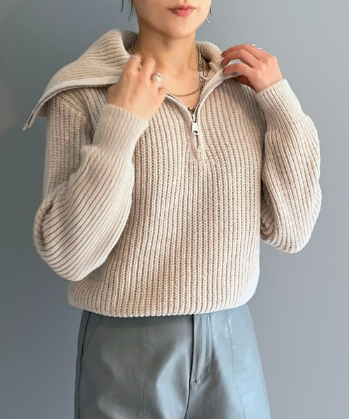 Jewelobe(ジュエローブ)の「ハーフジップワイドカラーニットプルオーバー(ニット/セーター・レディース・モカ/グリーン/ベージュ/グレー・FREE)」の6枚目の写真