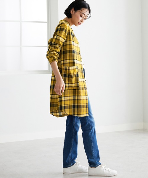BELLUNA PLUS(ベルーナ)の「袖ゴム使いチェック柄シャツチュニック(チュニック・レディース・アイボリー系/チャコール/イエロー系・LARGE/X-LARGE/MEDIUM)」の5枚目の写真