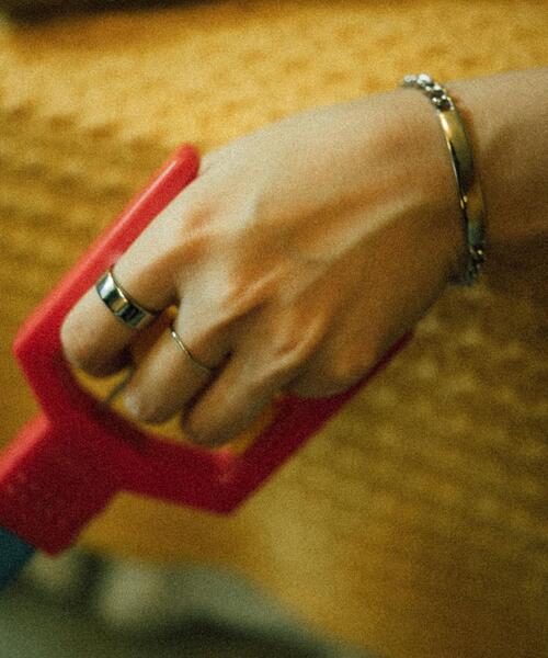 by Preek（バイプリーク）の「＜Mamiko Suzuki×by Preek＞ダブル ラウンド 2セットリング（リング・レディース・シルバー/ゴールド・11/13）」の2枚目の写真