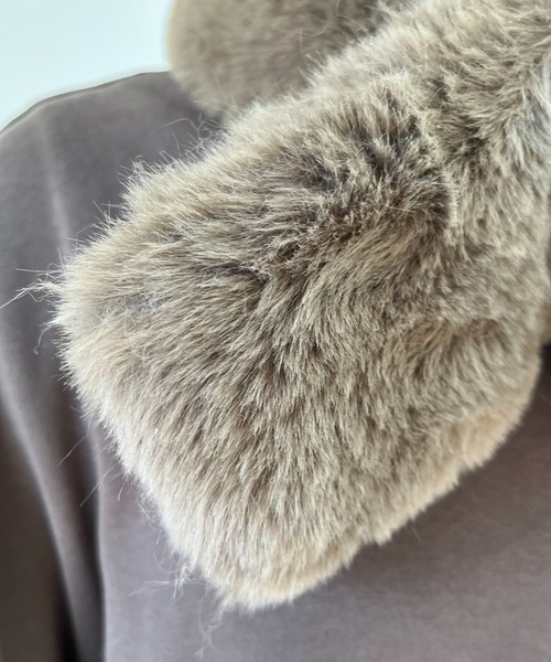 un dix cors（アンディコール）の「差し込みフェイクファーミニティペット（マフラー・レディース・モカ/ベージュ・FREE）」の6枚目の写真