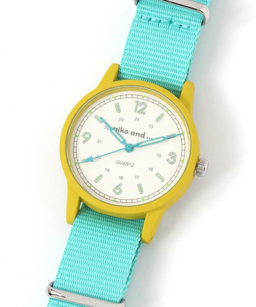 niko and...(ニコアンド)の「ミリタリー風ウォッチ(アナログ腕時計・レディース・ネイビー/ブラック/カーキ/アイボリー/ピンク/ライトブルー/オレンジ/グリーン・0)」の4枚目の写真