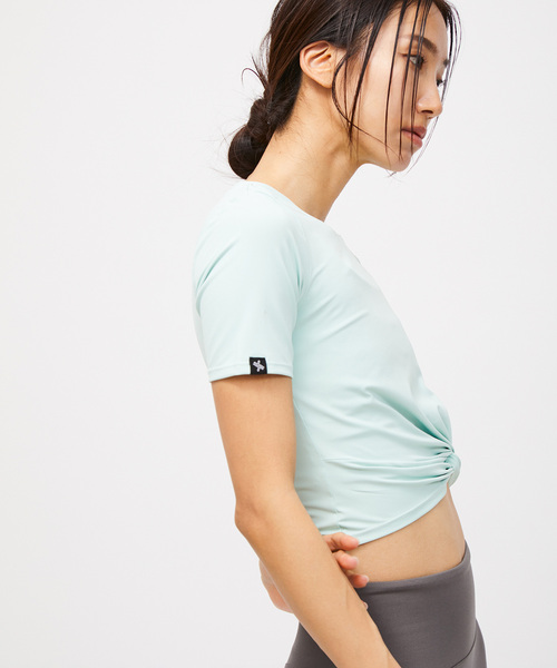 XEXYMIX(ゼクシィミックス)の「【XEXYMIX】接触冷感&UV ネジリクロップド半袖Tシャツ(Tシャツ/カットソー・レディース・イエロー/チャコールグレー/ブラック/ピンク・M)」の8枚目の写真