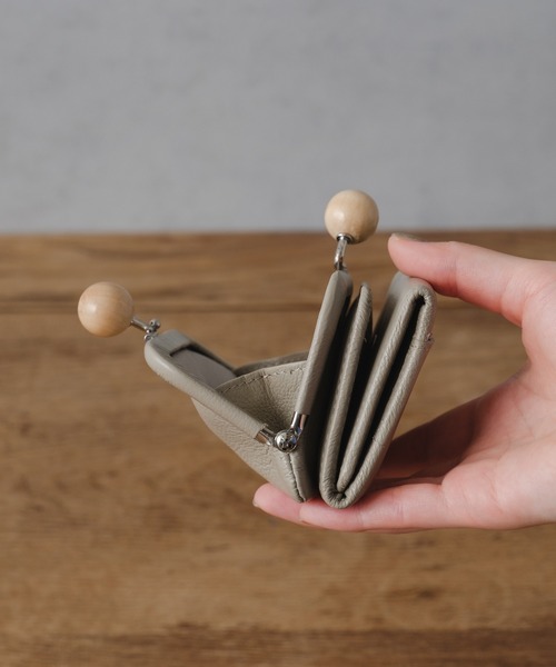 Actually(アクチュアリー)の「ウッドビーズ がま口ミニ財布(財布・レディース・ブラック/イエロー/グレイッシュベージュ・フリー)」の20枚目の写真