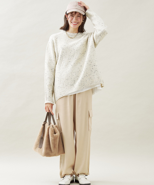 abahouse mavie（アバハウスマヴィ）の「サテンカーゴパンツ（カーゴパンツ・レディース・ベージュ/ブラック/グレイッシュブルー・フリー）」の5枚目の写真