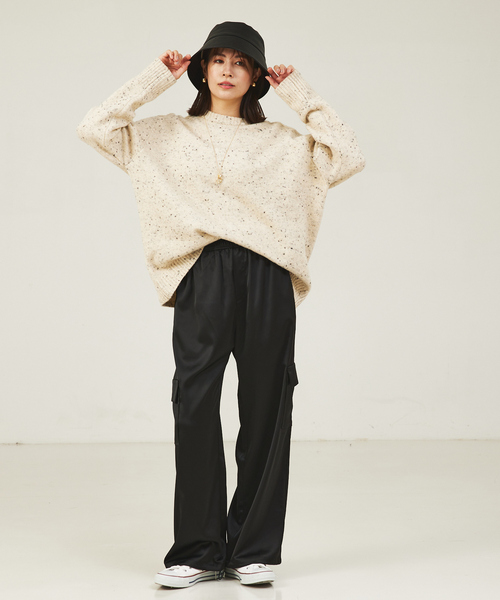 abahouse mavie（アバハウスマヴィ）の「サテンカーゴパンツ（カーゴパンツ・レディース・ベージュ/ブラック/グレイッシュブルー・フリー）」の14枚目の写真