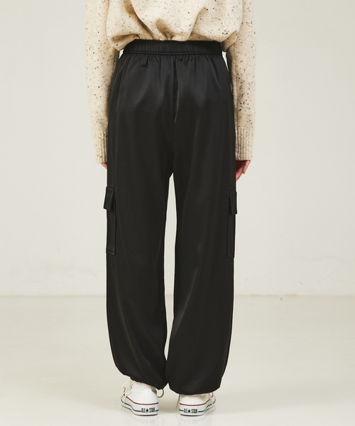 abahouse mavie（アバハウスマヴィ）の「サテンカーゴパンツ（カーゴパンツ・レディース・ベージュ/ブラック/グレイッシュブルー・フリー）」の20枚目の写真