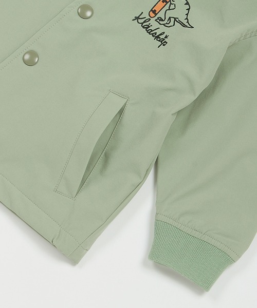 kladskap（クレードスコープ）の「スケーターザウルスコーチジャケット（ナイロンジャケット・キッズ・ライトカーキ・100cm/130cm/110cm/120cm/90cm）」の12枚目の写真