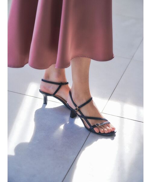 YECCA VECCA（イェッカヴェッカ）の「ナローストラップサンダル（サンダル・レディース・アイボリー/ブラック・S/M/L）」の16枚目の写真