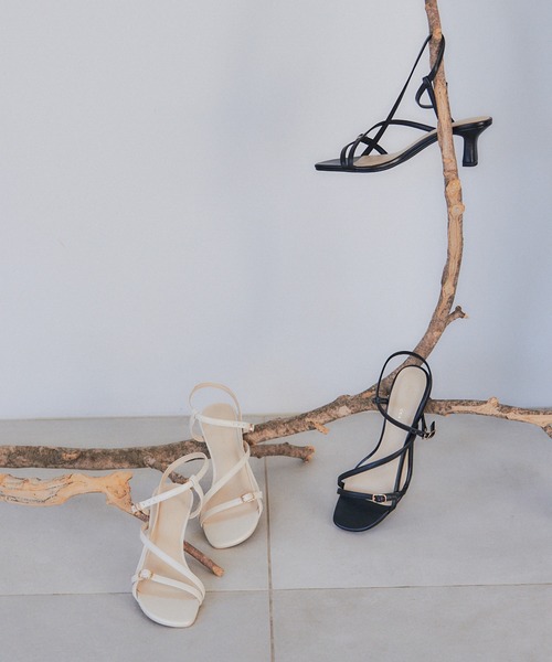 YECCA VECCA（イェッカヴェッカ）の「ナローストラップサンダル（サンダル・レディース・アイボリー/ブラック・S/M/L）」の7枚目の写真