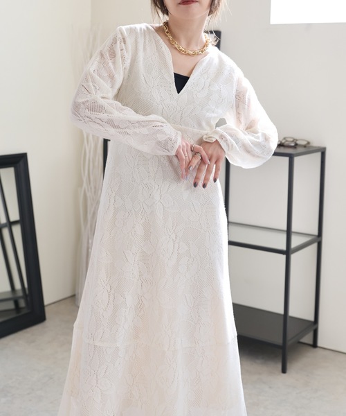 ULEULA(ウルア)の「深Vネックレースロングワンピース/オケージョン(ワンピース・レディース・アイボリー/ブラック・FREE)」の9枚目の写真