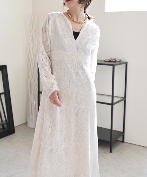 ULEULA(ウルア)の「深Vネックレースロングワンピース/オケージョン(ワンピース・レディース・アイボリー/ブラック・FREE)」の10枚目の写真
