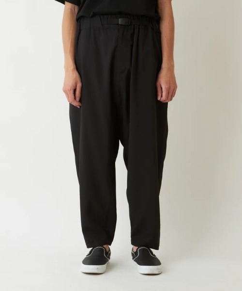 WHITE MOUNTAINEERING(ホワイトマウンテニアリング)の「WM x GRAMICCI SAROUEL PANTS(その他パンツ・メンズ・ブラック/チャコール・2/1)」の3枚目の写真