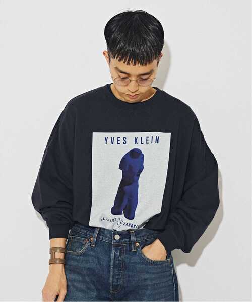 EDIFICE（エディフィス）の「【YVES KLEIN / イヴ クライン】別注 グラフィック プリント スウェット（スウェット・メンズ・ホワイト系その他/ホワイト/ブルー/ネイビー・LARGE/MEDIUM）」の7枚目の写真
