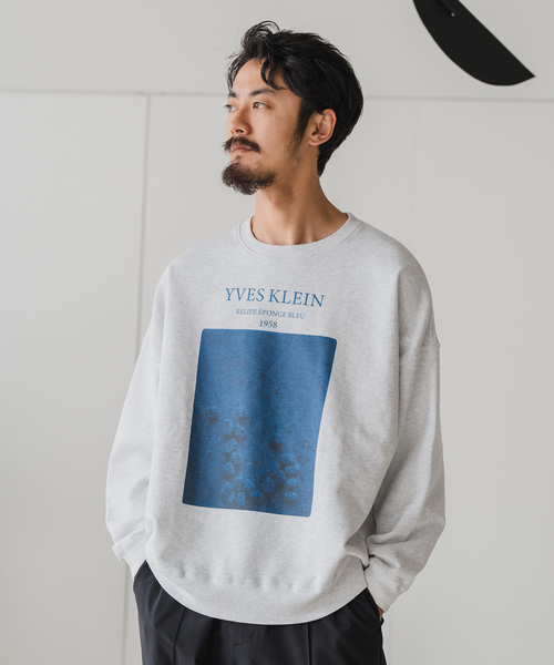 EDIFICE（エディフィス）の「【YVES KLEIN / イヴ クライン】別注 グラフィック プリント スウェット（スウェット・メンズ・ホワイト系その他/ホワイト/ブルー/ネイビー・LARGE/MEDIUM）」の14枚目の写真