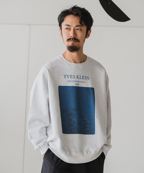 EDIFICE（エディフィス）の「【YVES KLEIN / イヴ クライン】別注 グラフィック プリント スウェット（スウェット・メンズ・ホワイト系その他/ホワイト/ブルー/ネイビー・LARGE/MEDIUM）」の16枚目の写真