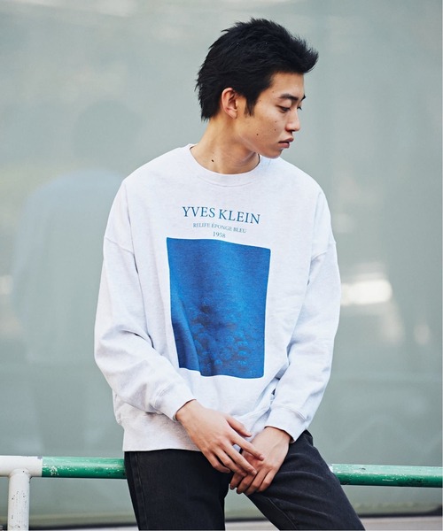 EDIFICE（エディフィス）の「【YVES KLEIN / イヴ クライン】別注 グラフィック プリント スウェット（スウェット・メンズ・ホワイト系その他/ホワイト/ブルー/ネイビー・LARGE/MEDIUM）」の21枚目の写真