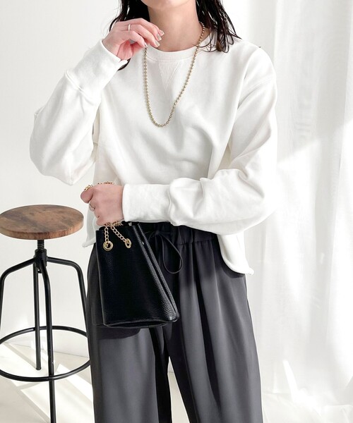 fredy emue（フレディエミュ）の「ミニ裏毛クロップドプルオーバー（スウェット・レディース・オフホワイト/チャコールグレー/ライトグレー/イエロー・38）」の10枚目の写真