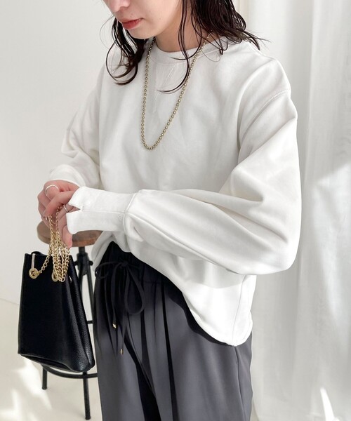 fredy emue（フレディエミュ）の「ミニ裏毛クロップドプルオーバー（スウェット・レディース・オフホワイト/チャコールグレー/ライトグレー/イエロー・38）」の13枚目の写真