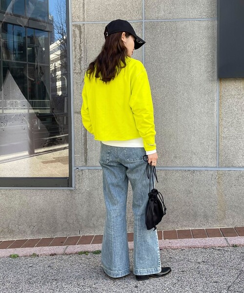 fredy emue（フレディエミュ）の「ミニ裏毛クロップドプルオーバー（スウェット・レディース・オフホワイト/チャコールグレー/ライトグレー/イエロー・38）」の16枚目の写真