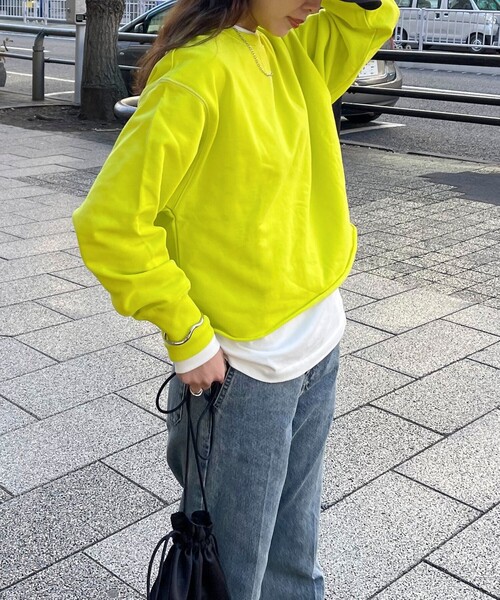 fredy emue（フレディエミュ）の「ミニ裏毛クロップドプルオーバー（スウェット・レディース・オフホワイト/チャコールグレー/ライトグレー/イエロー・38）」の18枚目の写真