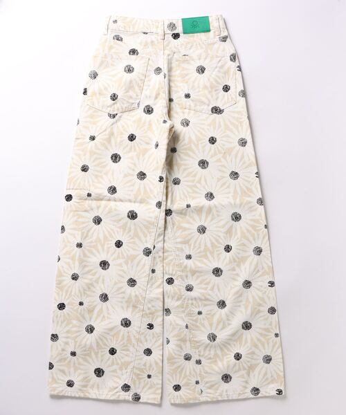 BENETTON (UNITED COLORS OF BENETTON)（ベネトンユナイテッドカラーズオブベネトン）の「総柄プリント5ポケットハイウエストワイドデニムパンツ（デニムパンツ・レディース・アイボリー/ラベンダー/ネイビー・25inch/26inch/27inch/28inch/29inch）」の4枚目の写真