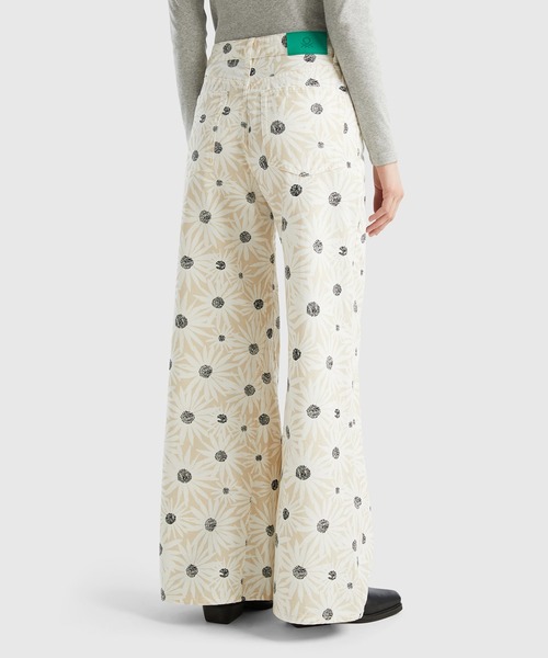 BENETTON (UNITED COLORS OF BENETTON)（ベネトンユナイテッドカラーズオブベネトン）の「総柄プリント5ポケットハイウエストワイドデニムパンツ（デニムパンツ・レディース・アイボリー/ラベンダー/ネイビー・25inch/26inch/27inch/28inch/29inch）」の14枚目の写真