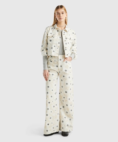 BENETTON (UNITED COLORS OF BENETTON)（ベネトンユナイテッドカラーズオブベネトン）の「総柄プリント5ポケットハイウエストワイドデニムパンツ（デニムパンツ・レディース・アイボリー/ラベンダー/ネイビー・25inch/26inch/27inch/28inch/29inch）」の15枚目の写真