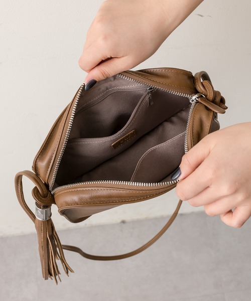 ear PAPILLONNER 30個限定タッセルショルダーバッグ セール】《本革/軽量》ロングタッセルショルダーバッグ
