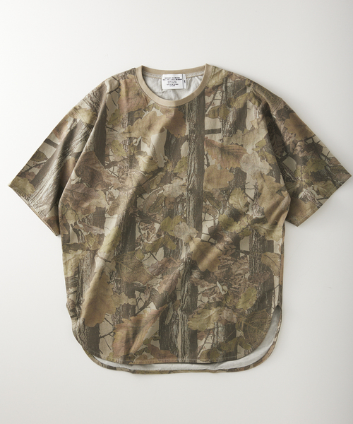 JOURNAL STANDARD relume（ジャーナルスタンダード　レリューム）の「フェイドカモ レイヤードラウンド スリットTシャツ（Tシャツ/カットソー・メンズ・ブラック系その他/ベージュ/カーキ・LARGE/MEDIUM/SMALL）」の3枚目の写真