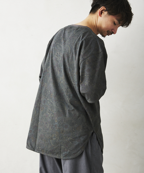 JOURNAL STANDARD relume（ジャーナルスタンダード　レリューム）の「フェイドカモ レイヤードラウンド スリットTシャツ（Tシャツ/カットソー・メンズ・ブラック系その他/ベージュ/カーキ・LARGE/MEDIUM/SMALL）」の17枚目の写真