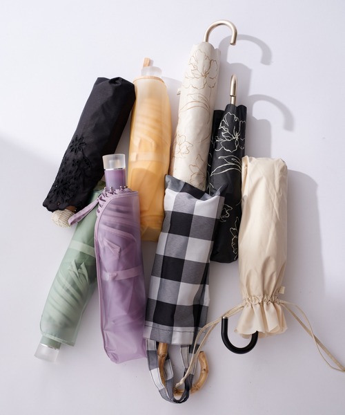 one after another NICE CLAUP（ワンアフターアナザーナイスクラップ）の「ラインフラワー晴雨兼用折りたたみ傘【WEB限定アイテム】（折りたたみ傘・レディース・アイボリー/ブラック・FREE）」の6枚目の写真