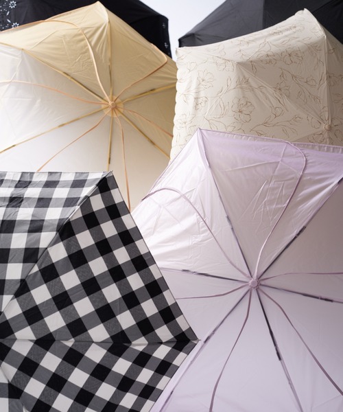 one after another NICE CLAUP（ワンアフターアナザーナイスクラップ）の「ラインフラワー晴雨兼用折りたたみ傘【WEB限定アイテム】（折りたたみ傘・レディース・アイボリー/ブラック・FREE）」の4枚目の写真
