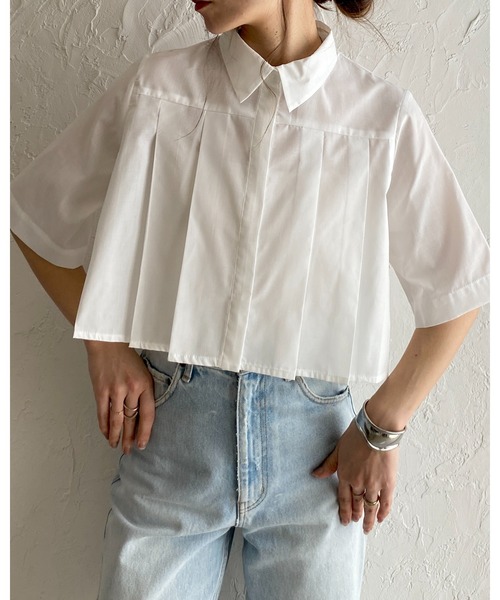 She's Closet(シーズクローゼット)の「タックプリーツショート丈半袖クロップドシャツブラウス(シャツ/ブラウス・レディース・グレー/ブラック/ホワイト/ブルー・FREE)」の11枚目の写真