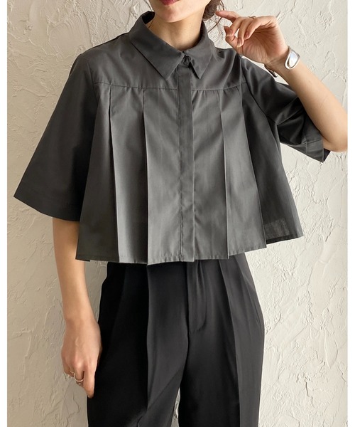 She's Closet(シーズクローゼット)の「タックプリーツショート丈半袖クロップドシャツブラウス(シャツ/ブラウス・レディース・グレー/ブラック/ホワイト/ブルー・FREE)」の7枚目の写真