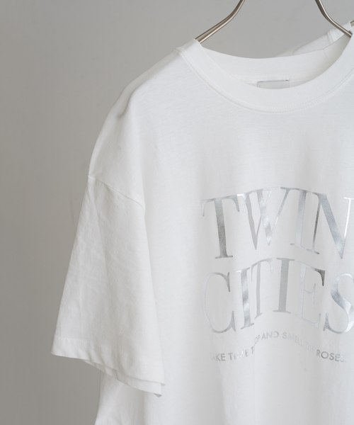 Spick & Span（スピックアンドスパン）の「≪一部店舗+WEB限定追加≫箔ロゴプリントTシャツ（Tシャツ/カットソー・レディース・ゴールド/シルバー・FREE）」の12枚目の写真