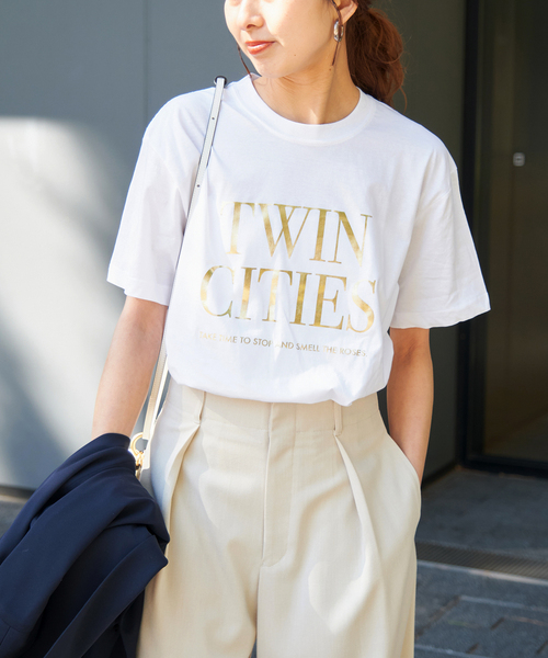 Spick & Span（スピックアンドスパン）の「≪一部店舗+WEB限定追加≫箔ロゴプリントTシャツ（Tシャツ/カットソー・レディース・ゴールド/シルバー・FREE）」の5枚目の写真