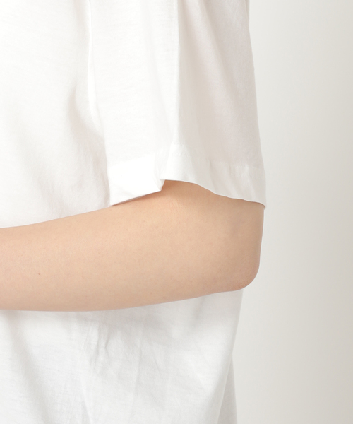 Spick & Span（スピックアンドスパン）の「≪一部店舗+WEB限定追加≫箔ロゴプリントTシャツ（Tシャツ/カットソー・レディース・ゴールド/シルバー・FREE）」の21枚目の写真