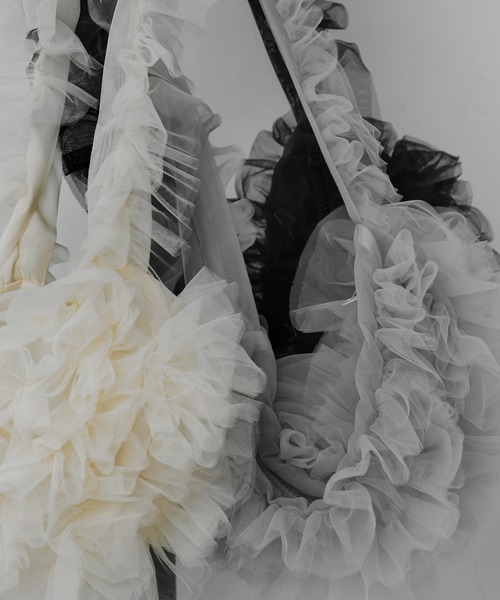 lawgy（ラウジー）の「tulle frill shoulder bag / チュールフリルショルダーバッグ（ショルダーバッグ・レディース・ホワイト/ライトグレー/ブラック・FREE）」の6枚目の写真